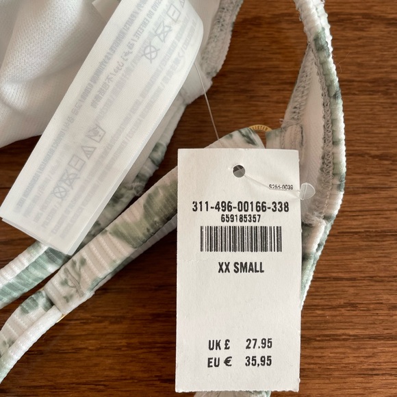 Hollister Floral Print Bikini Top - Picture 4 of 6